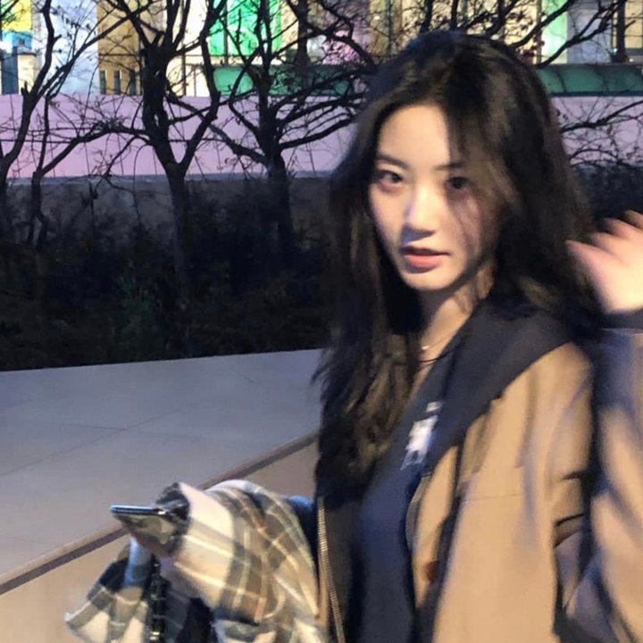 左边最后那栋房子